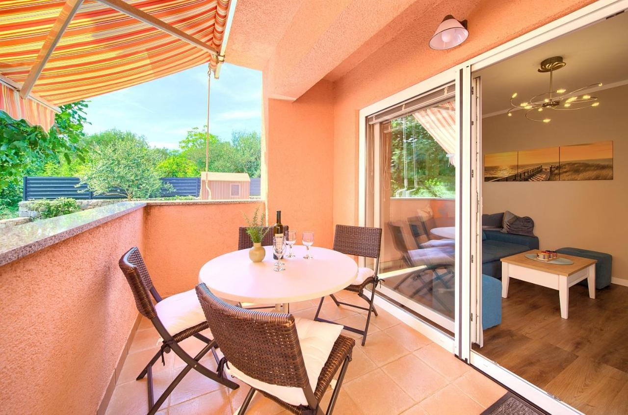 Apartman Bor Krk Krk Town Esterno foto